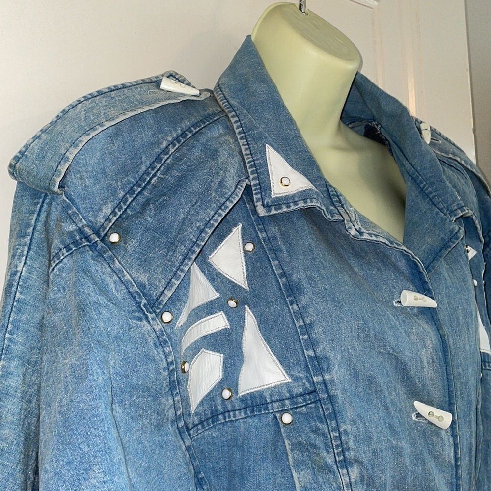 Vtg 80s Jez blue denim jacket/white embroidered geometric shape embellishments - Picture 6 of 10